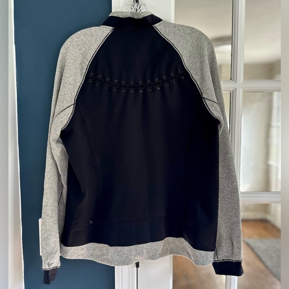 Lululemon Var-City Bomber Jacket | Black / Heathered Black | Size 10 - Picture 16 of 16